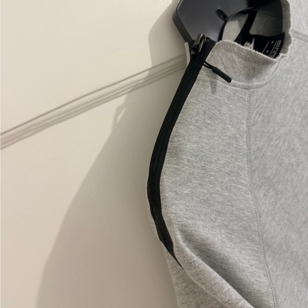Nike Heather Gray Crewneck Top - Picture 4 of 5